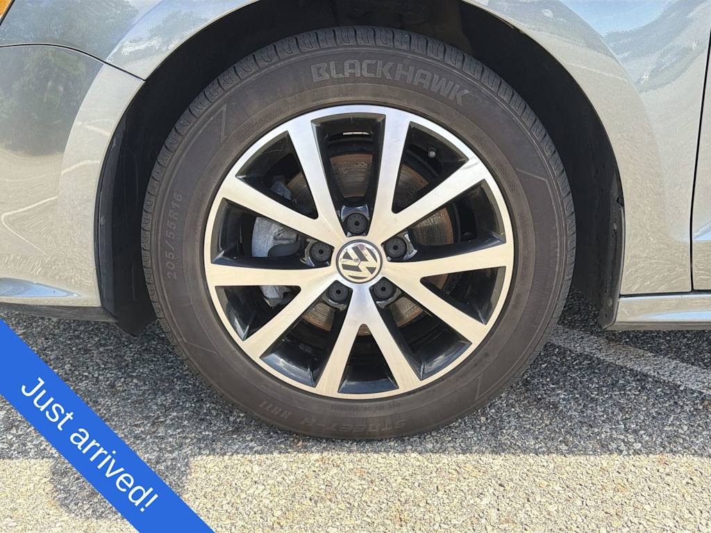 Thumbnail: 2017 Volkswagen Jetta - 8