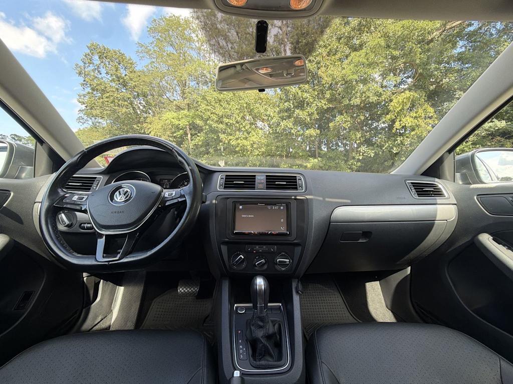 Thumbnail: 2017 Volkswagen Jetta - 10