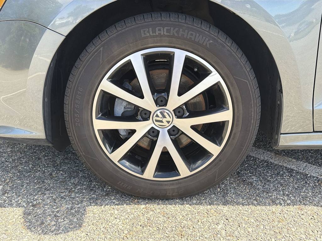Thumbnail: 2017 Volkswagen Jetta - 8