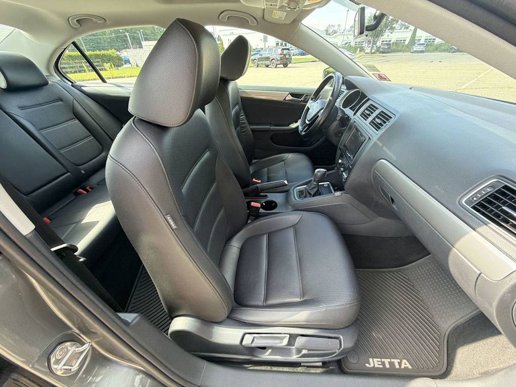 Thumbnail: 2017 Volkswagen Jetta - 12