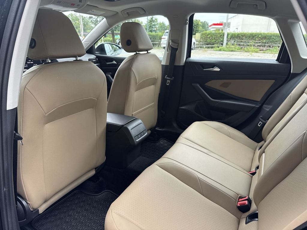 Thumbnail: 2019 Volkswagen Jetta - 13