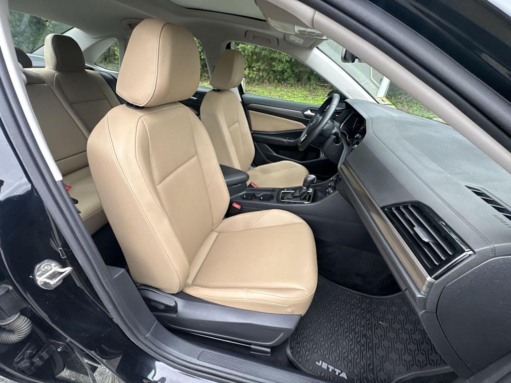 Thumbnail: 2019 Volkswagen Jetta - 25
