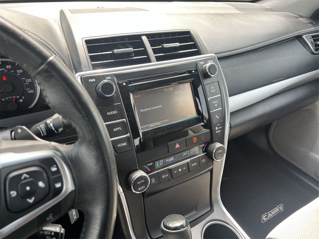 2015 Toyota Camry XSE 13