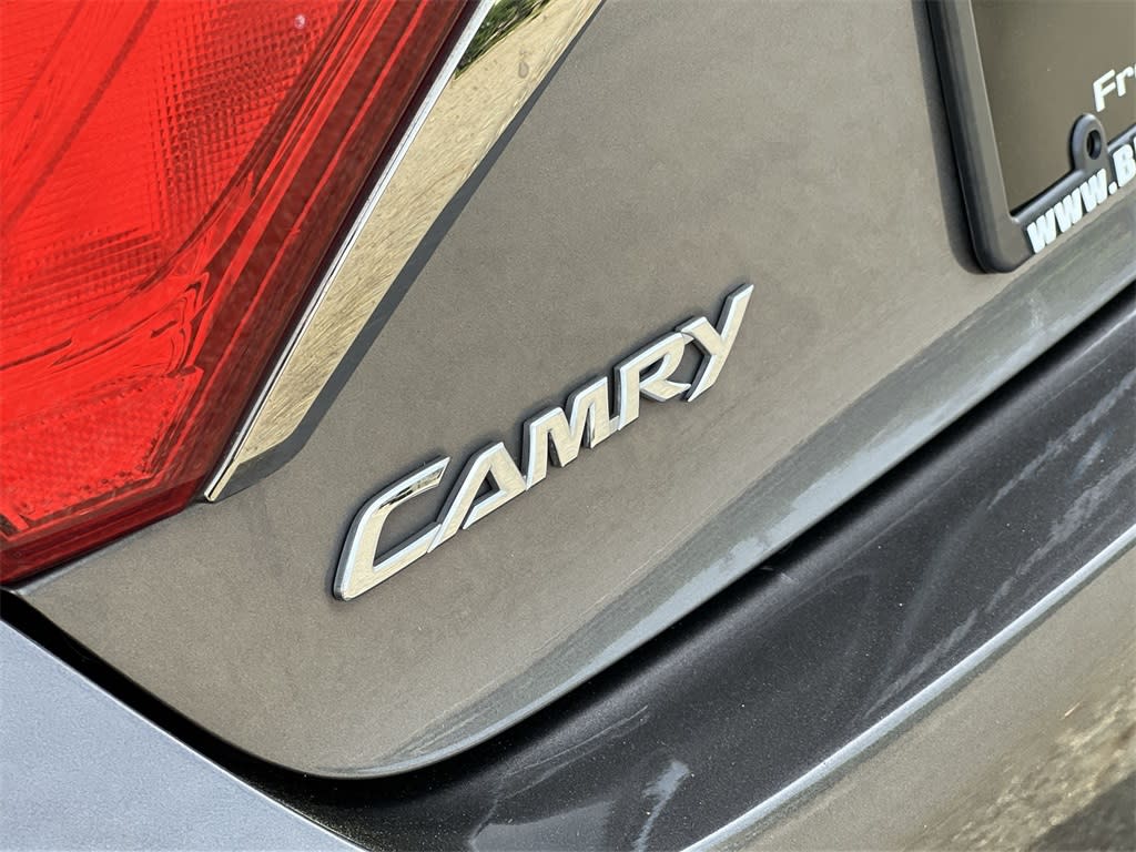 2015 Toyota Camry XSE 7