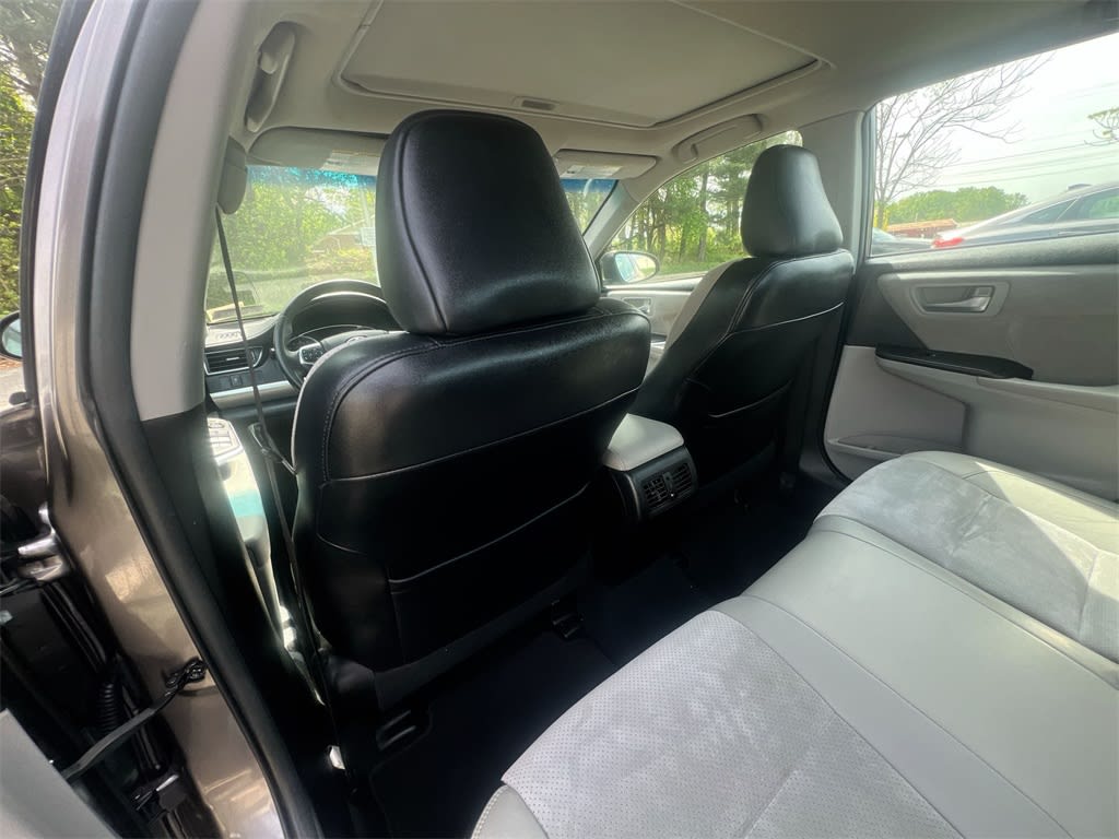 2015 Toyota Camry XSE 12