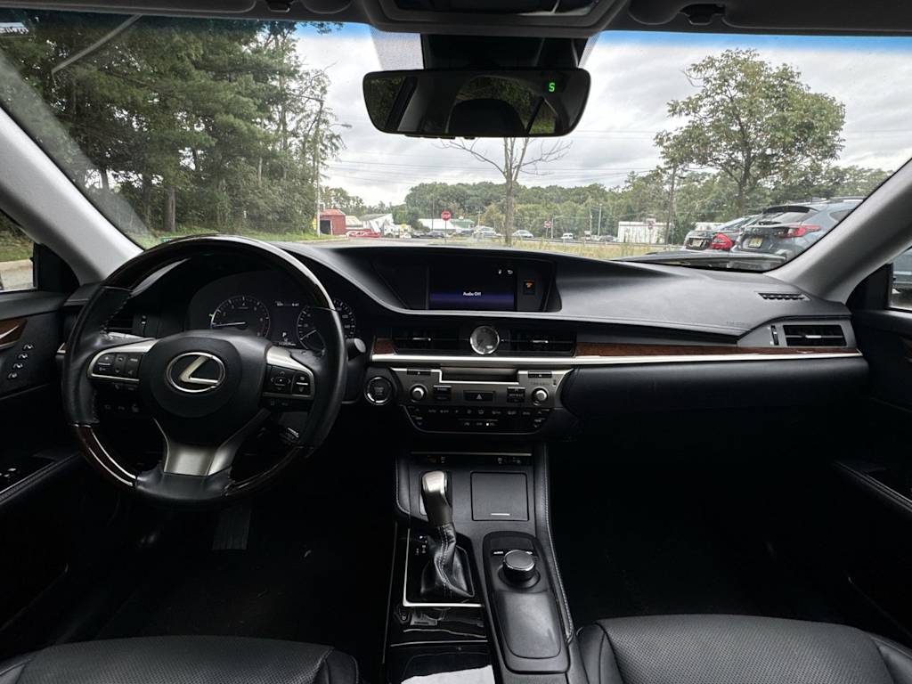 Thumbnail: 2018 Lexus ES - 10