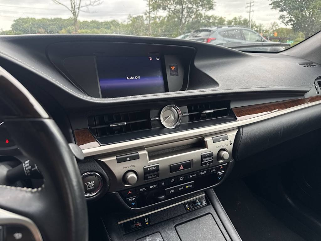 Thumbnail: 2018 Lexus ES - 15