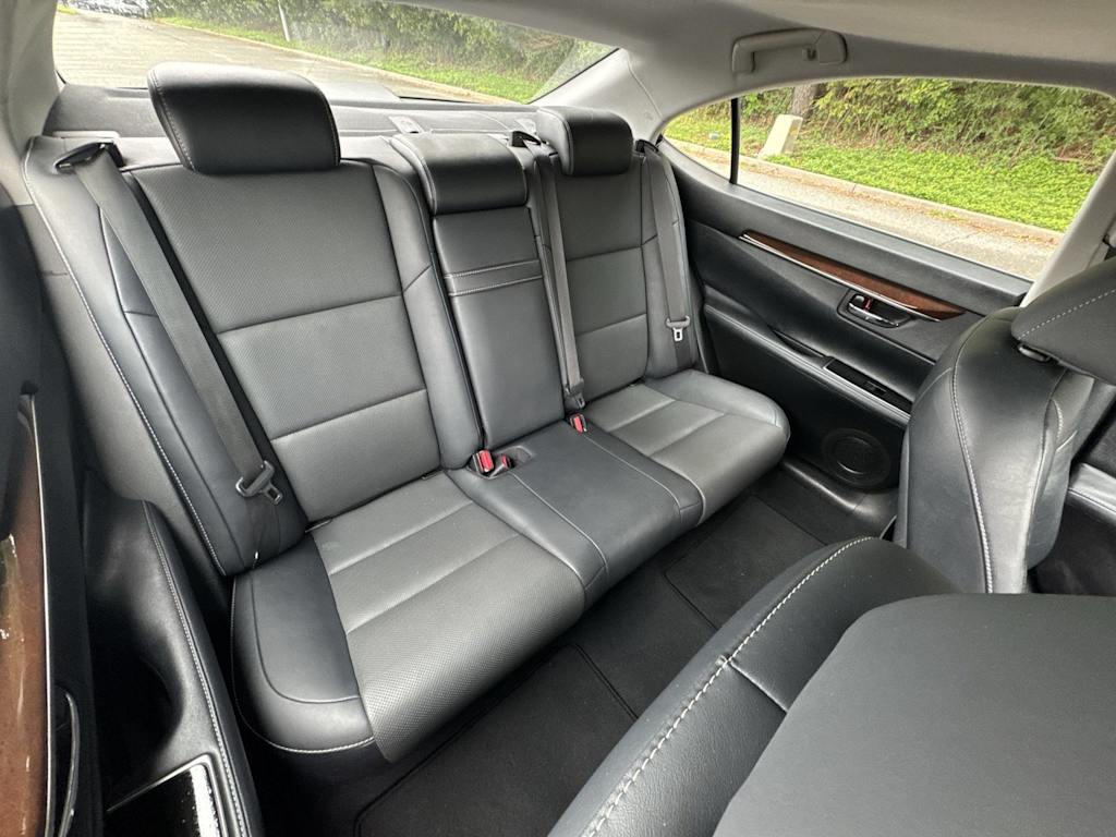 Thumbnail: 2018 Lexus ES - 25