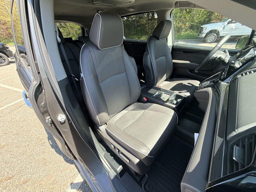 Thumbnail: 2023 Honda Odyssey - 12