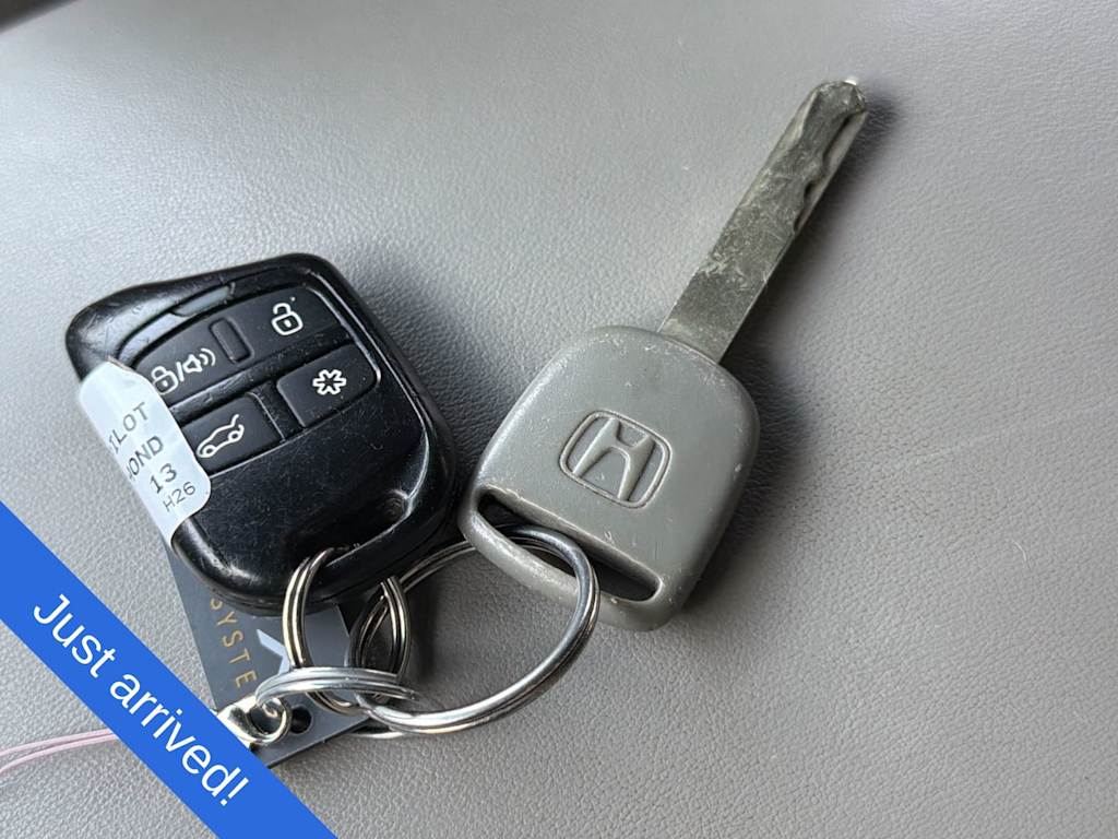 Thumbnail: 2013 Honda Pilot - 19