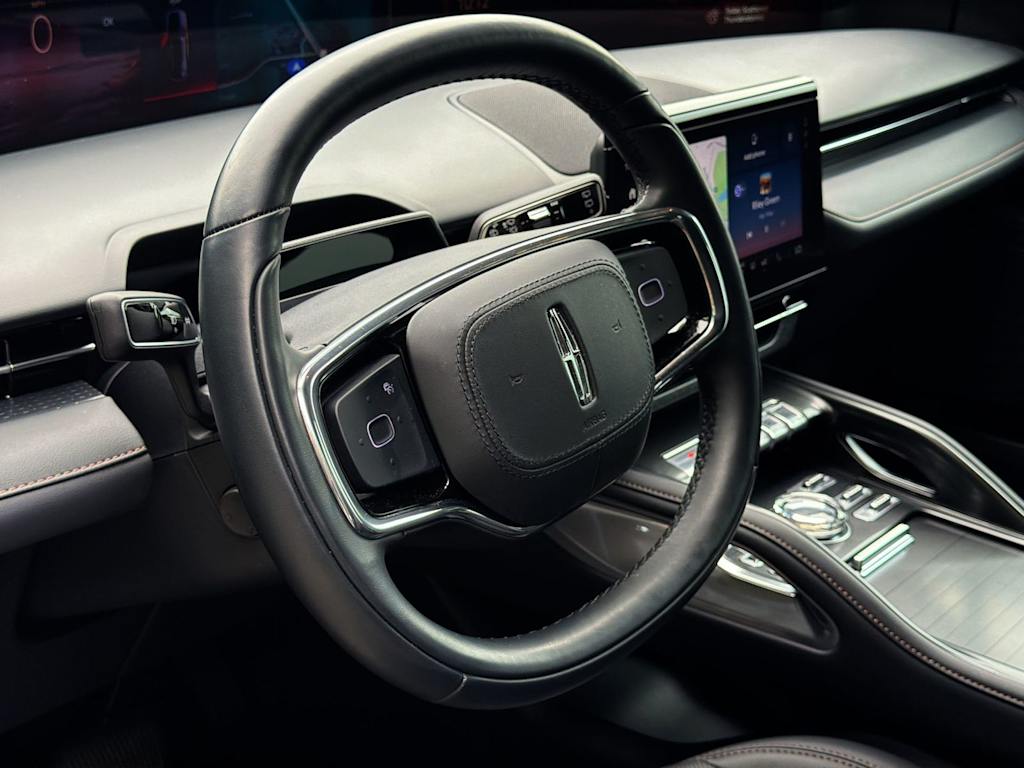 Thumbnail: 2025 Lincoln Nautilus - 10