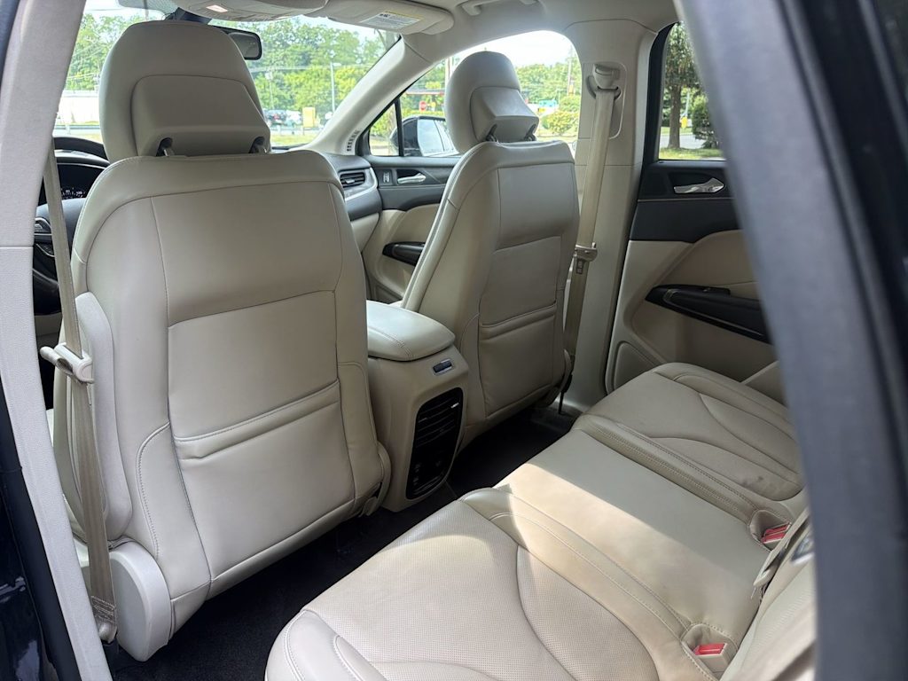 Thumbnail: 2019 Lincoln MKC - 13