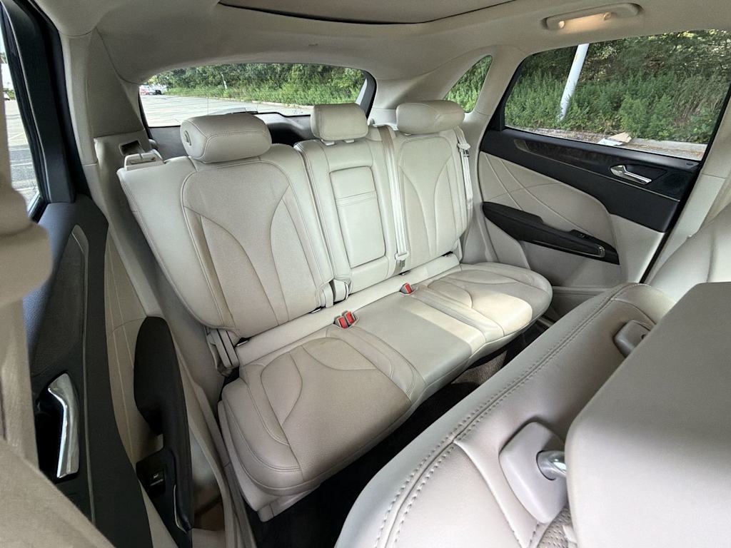 Thumbnail: 2019 Lincoln MKC - 27