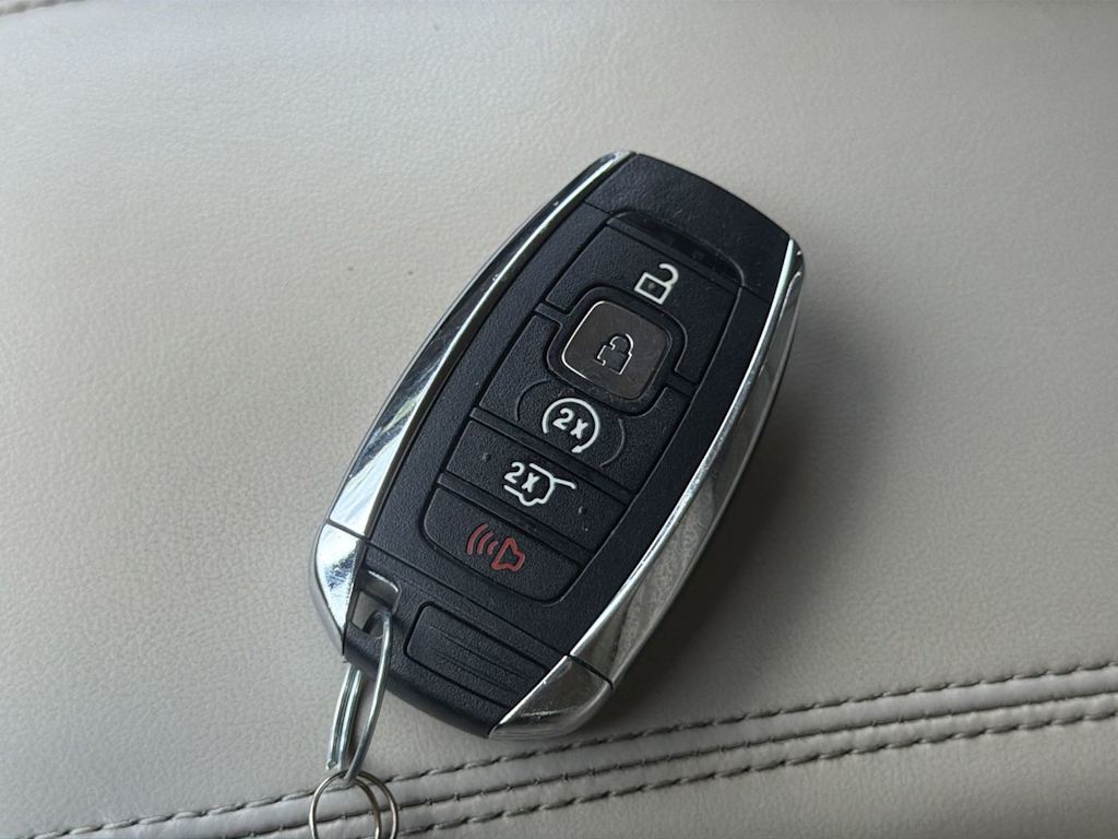 Thumbnail: 2019 Lincoln MKC - 17