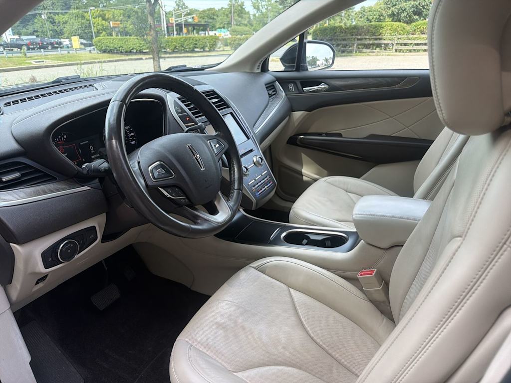 Thumbnail: 2019 Lincoln MKC - 11