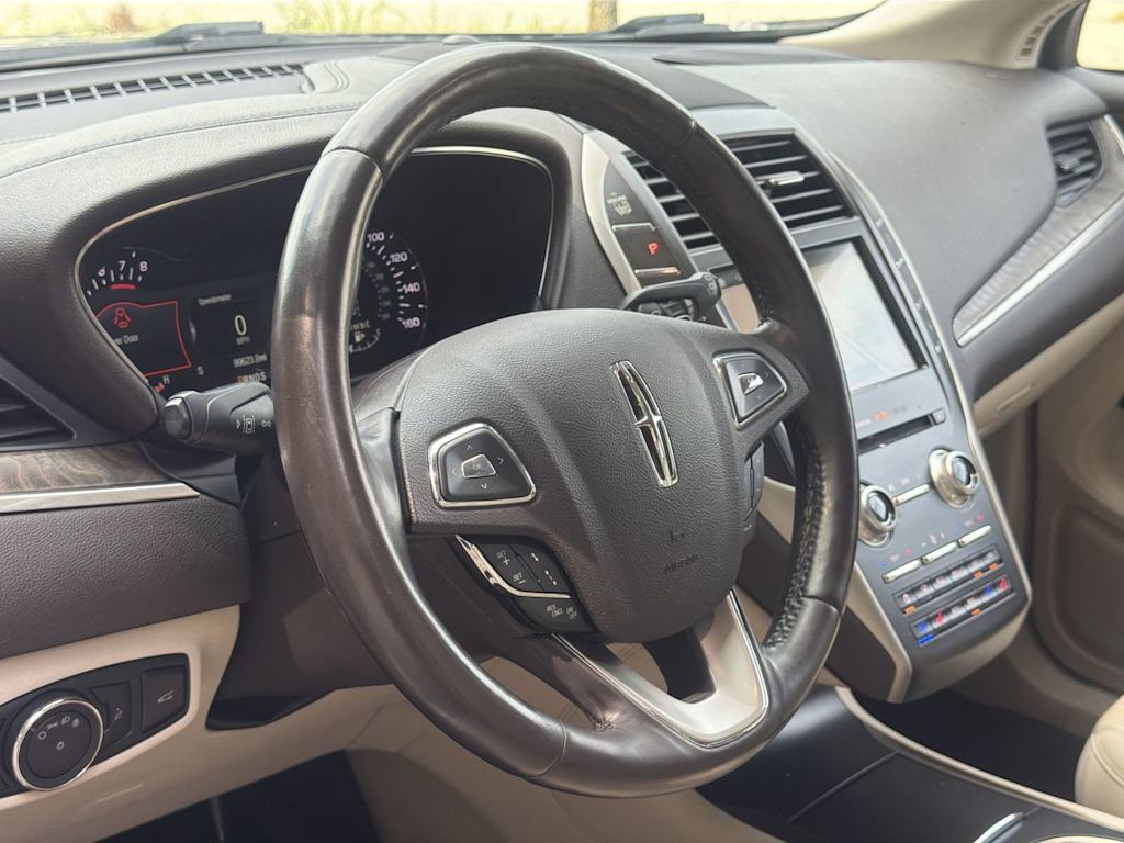 Thumbnail: 2019 Lincoln MKC - 10