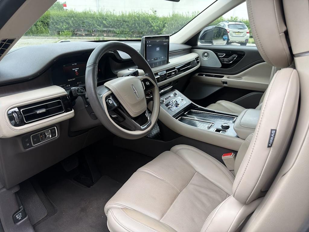 Thumbnail: 2022 Lincoln Aviator - 2
