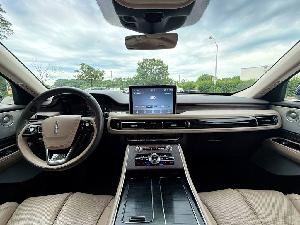 Thumbnail: 2022 Lincoln Aviator - 10