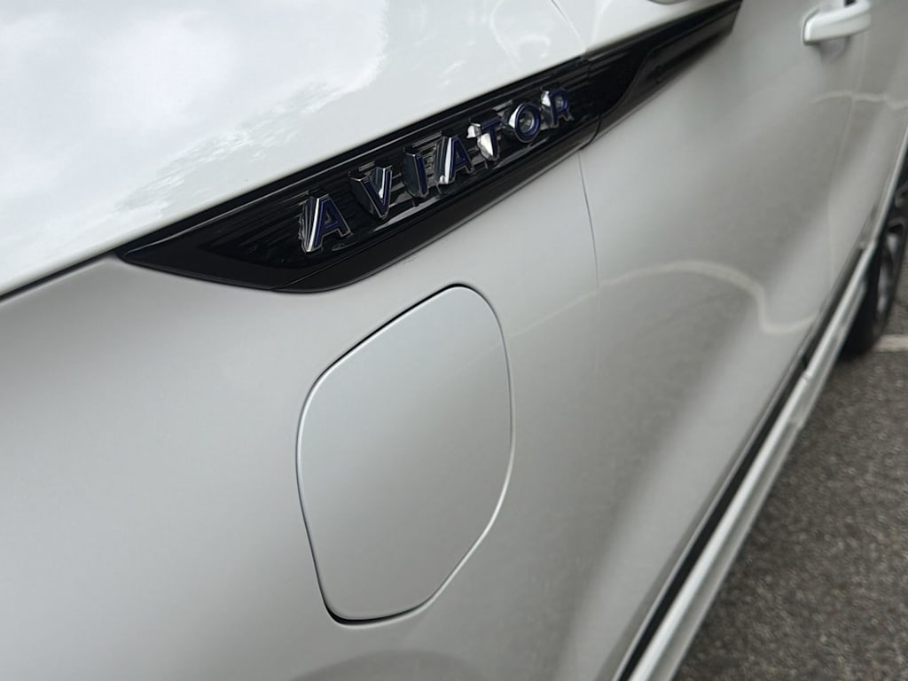 Thumbnail: 2022 Lincoln Aviator - 7