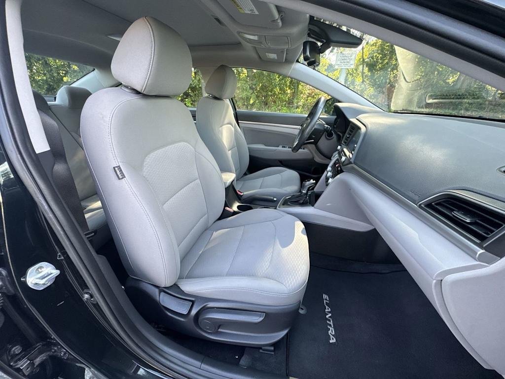 Thumbnail: 2019 Hyundai Elantra - 12