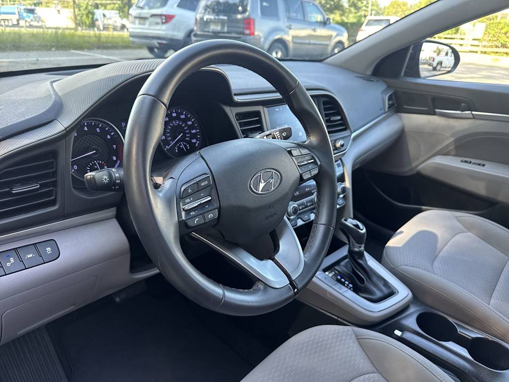 Thumbnail: 2019 Hyundai Elantra - 14