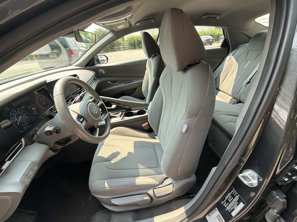 Thumbnail: 2021 Hyundai Elantra - 12