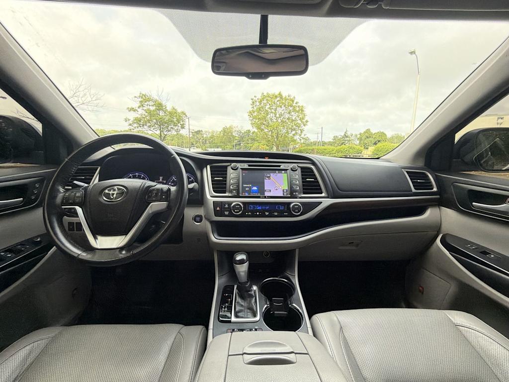 Thumbnail: 2014 Toyota Highlander - 10