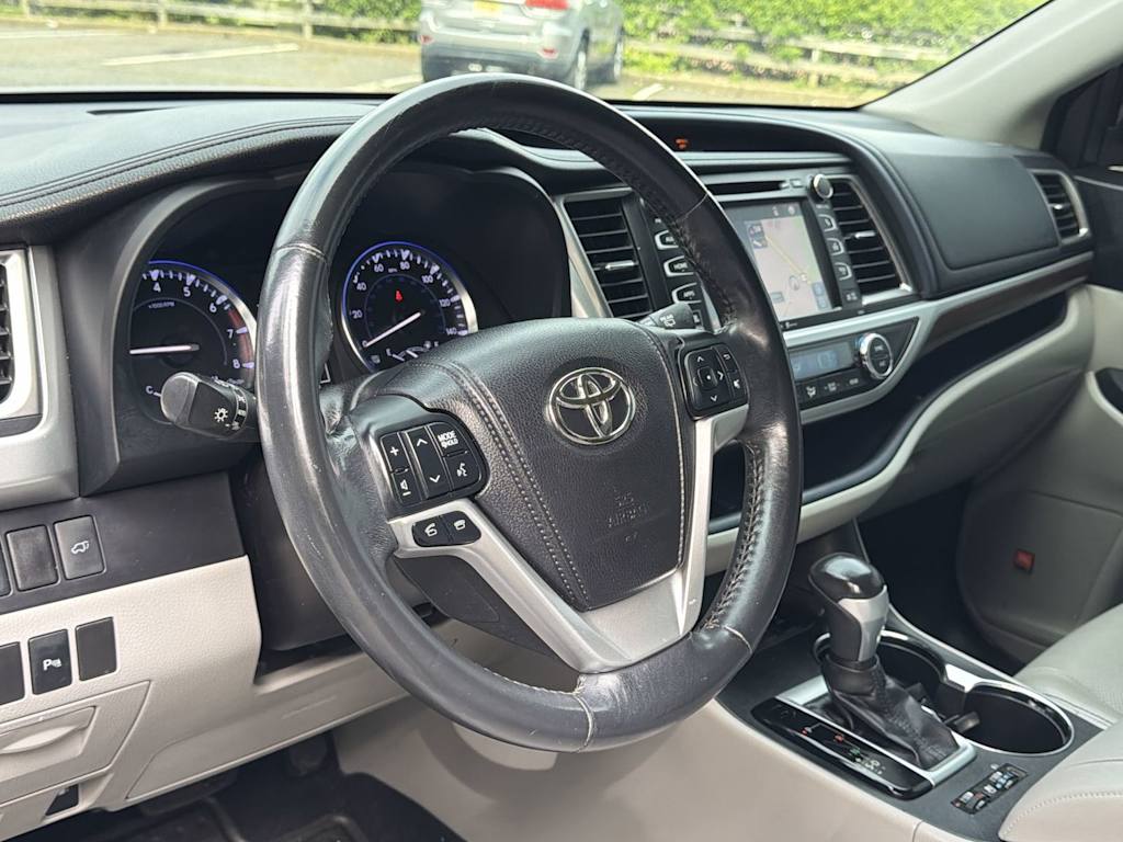 Thumbnail: 2014 Toyota Highlander - 14