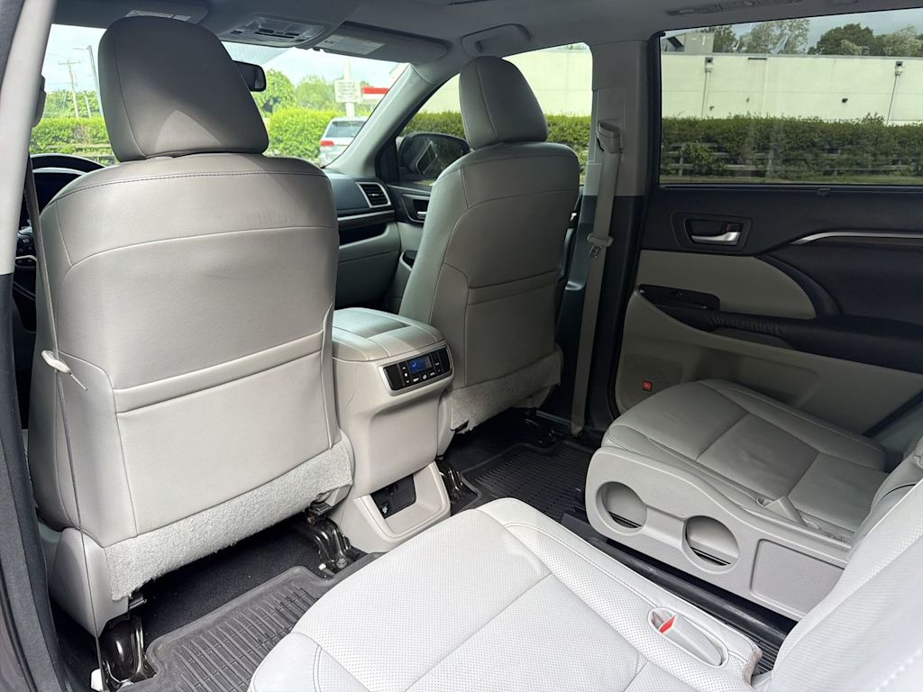Thumbnail: 2014 Toyota Highlander - 13