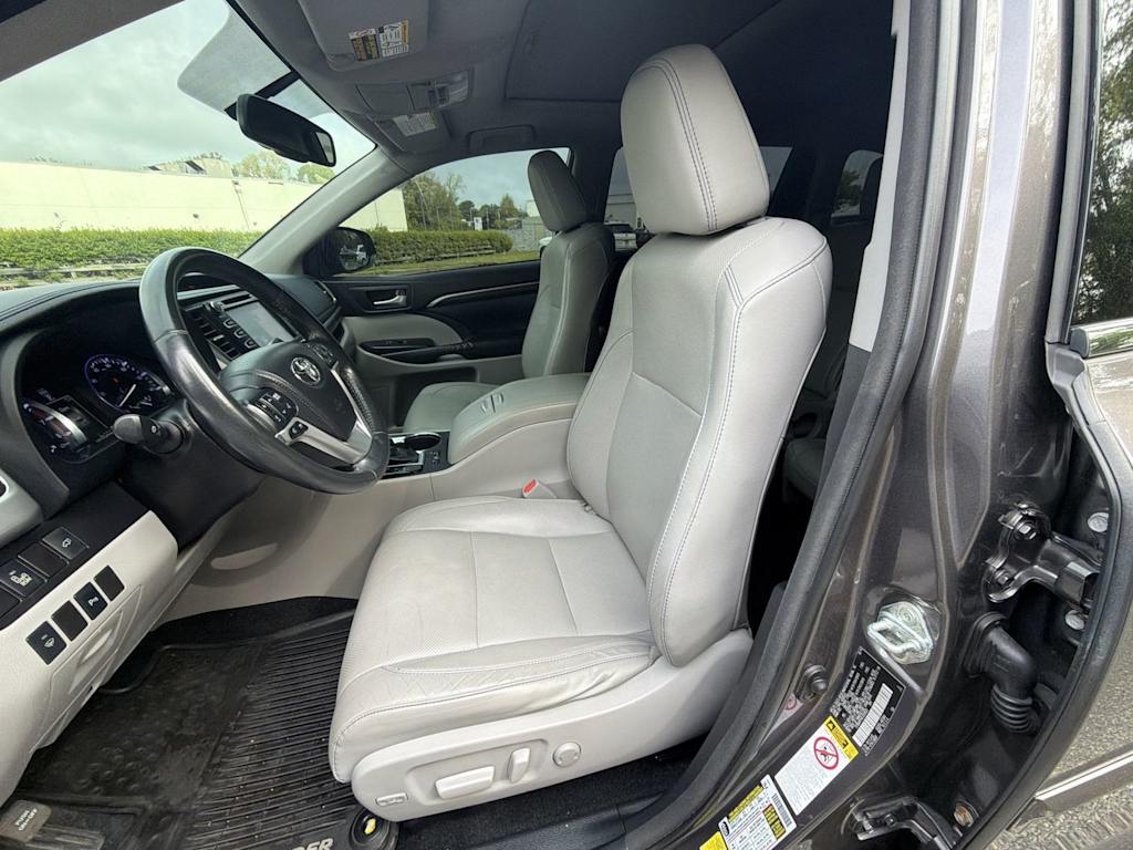 Thumbnail: 2014 Toyota Highlander - 11