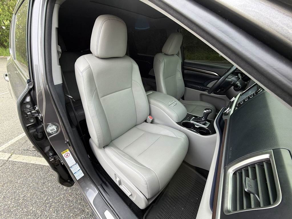 Thumbnail: 2014 Toyota Highlander - 12