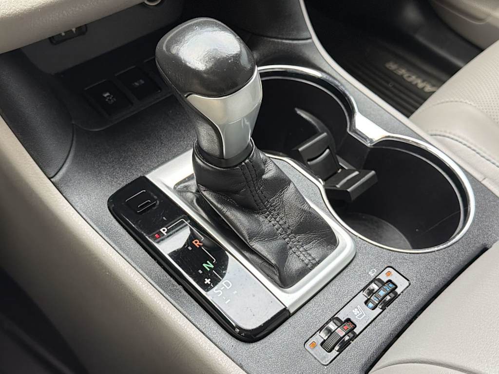 Thumbnail: 2014 Toyota Highlander - 29