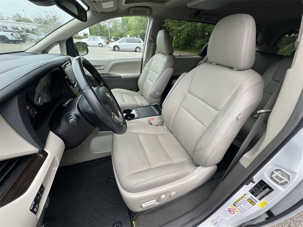 2019 Toyota Sienna XLE Premium 11
