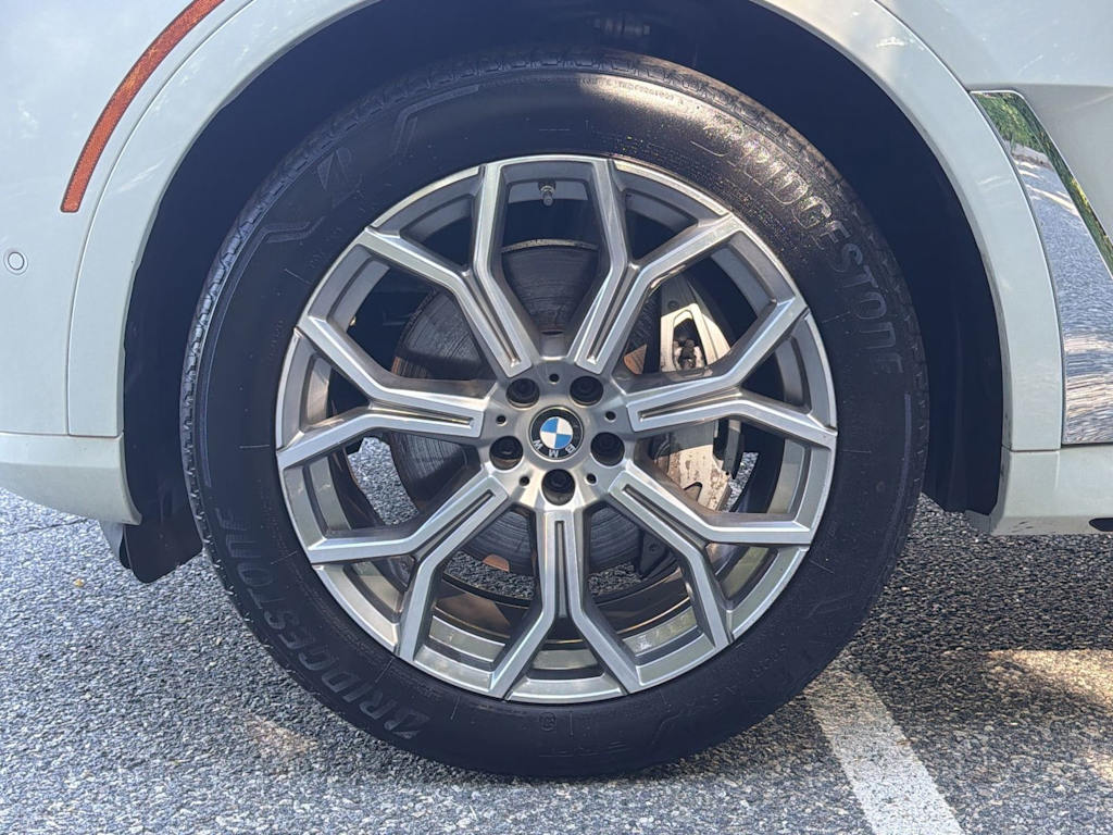 Thumbnail: 2024 BMW X7 - 8