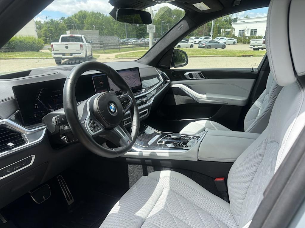 Thumbnail: 2024 BMW X7 - 11