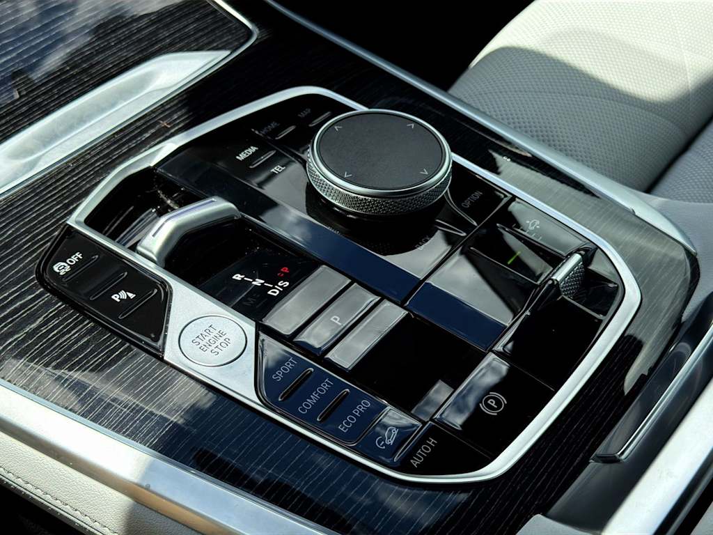 Thumbnail: 2024 BMW X7 - 28