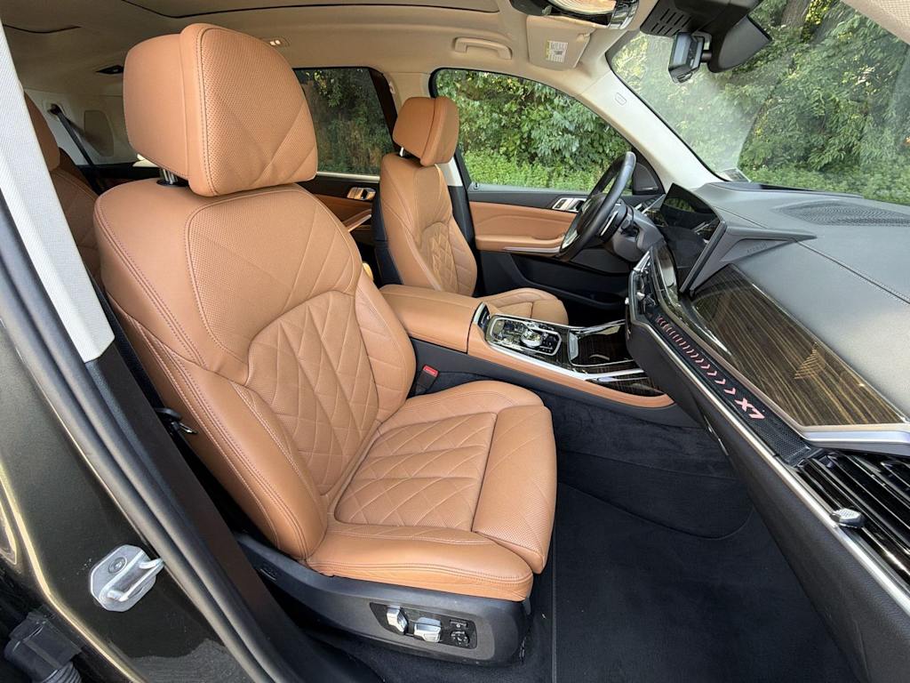 Thumbnail: 2024 BMW X7 - 12