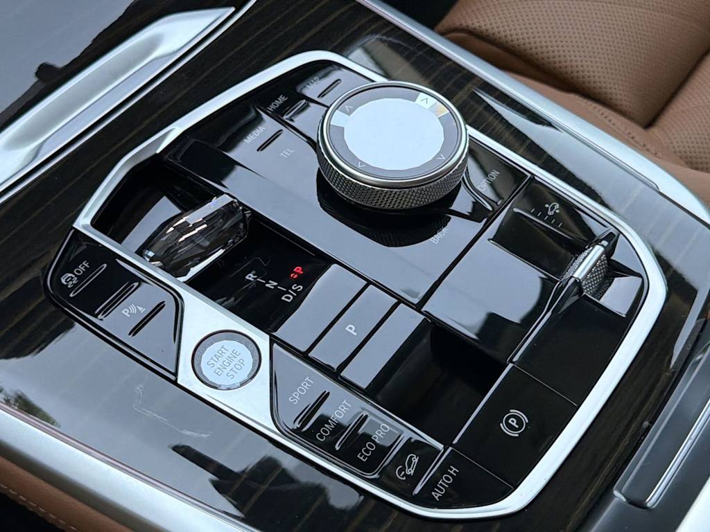 Thumbnail: 2024 BMW X7 - 29