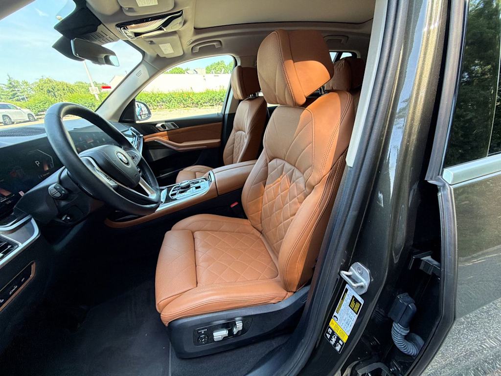 Thumbnail: 2024 BMW X7 - 11