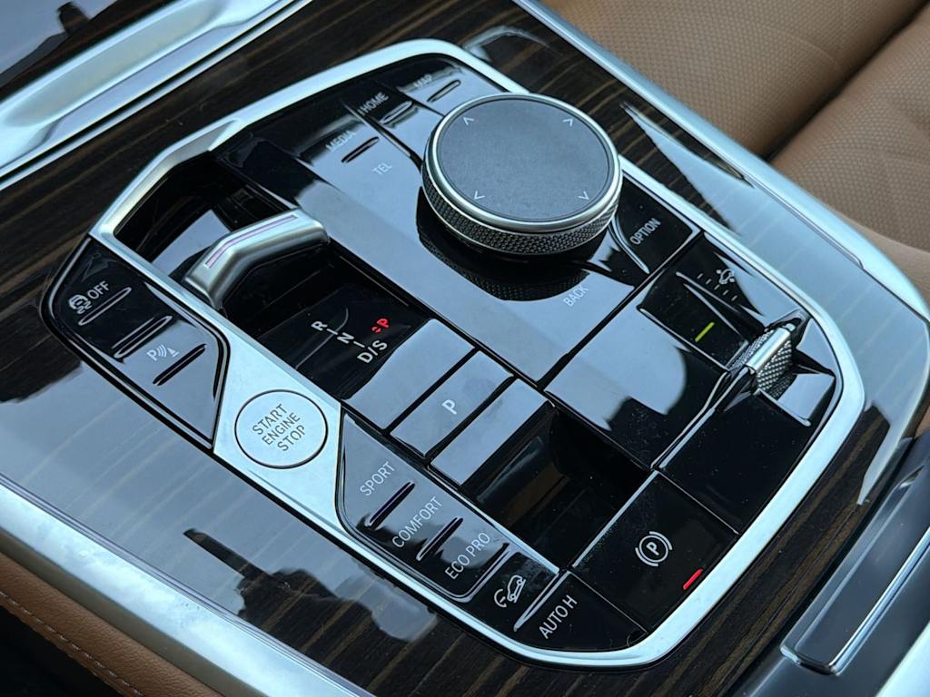 Thumbnail: 2026 BMW X7 - 29