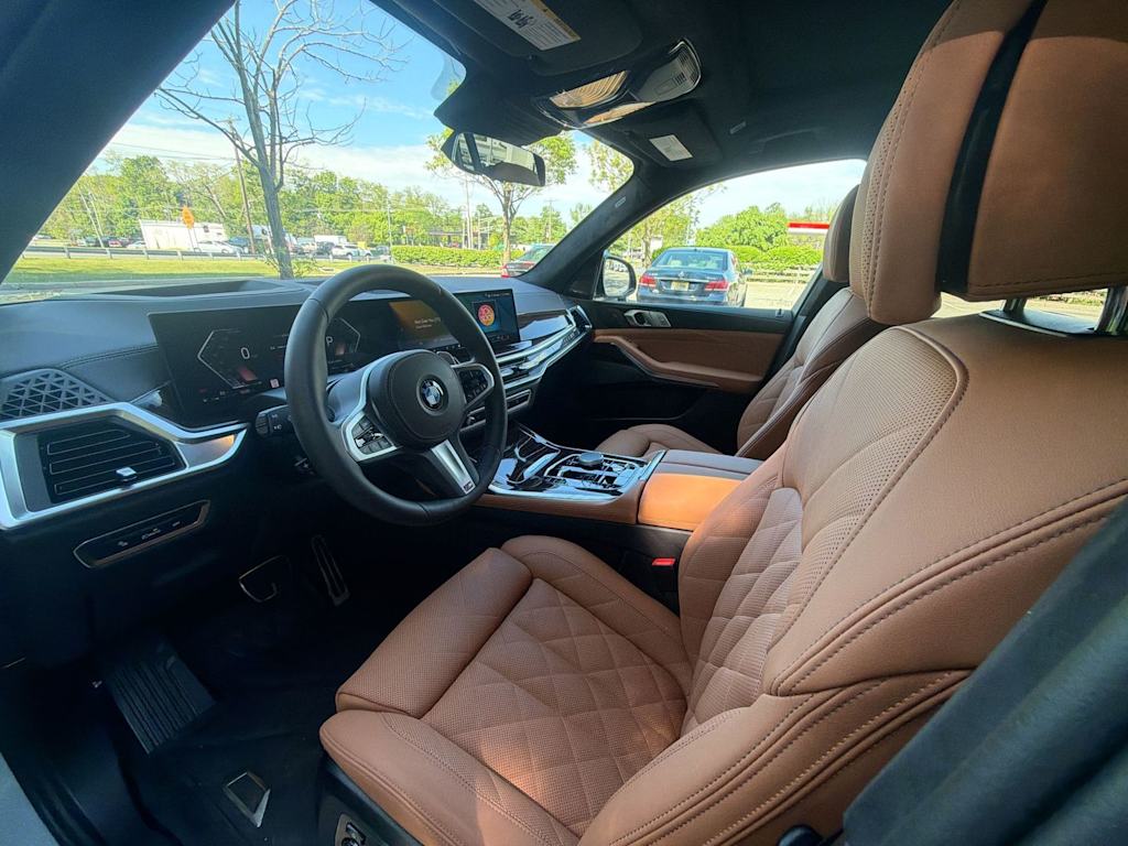Thumbnail: 2026 BMW X7 - 11
