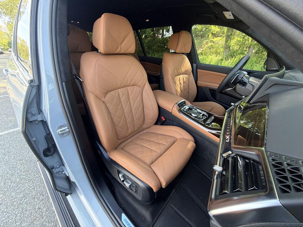Thumbnail: 2026 BMW X7 - 28