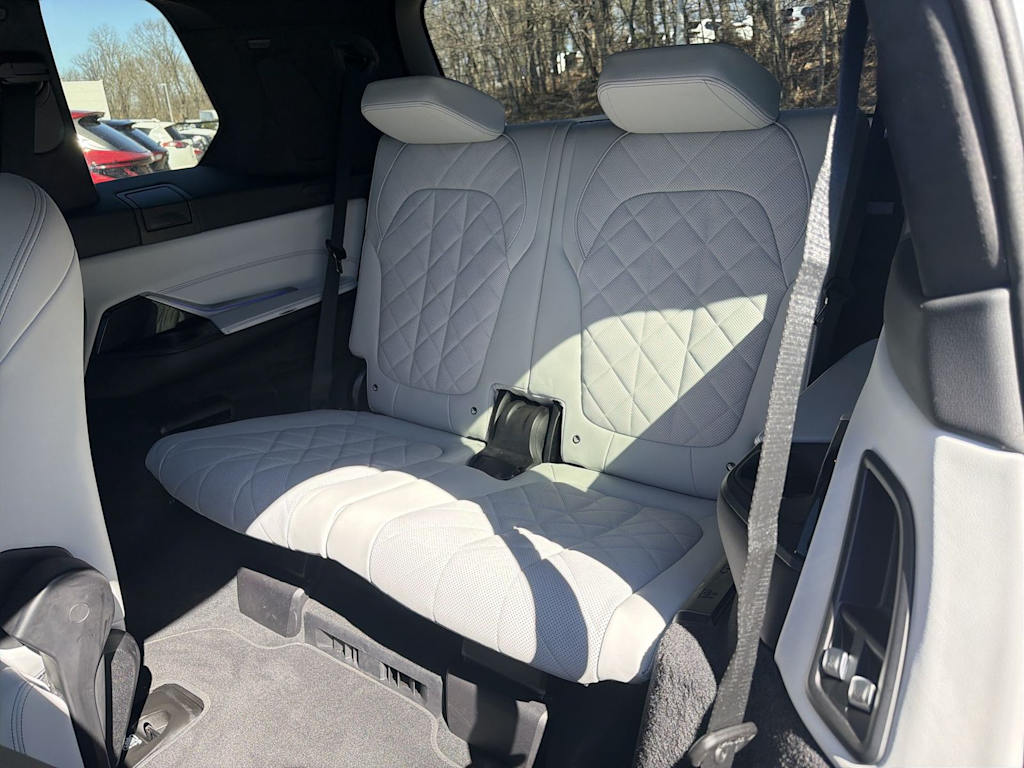 Thumbnail: 2024 BMW X7 - 29