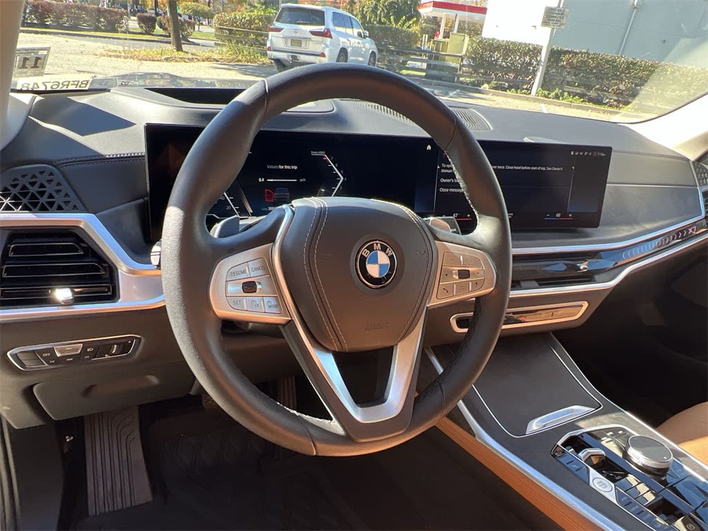 Thumbnail: 2023 BMW X7 - 10
