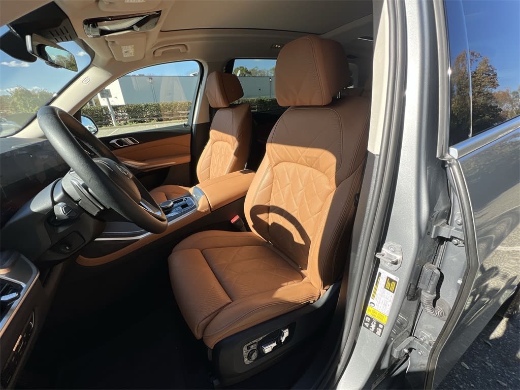 Thumbnail: 2023 BMW X7 - 12