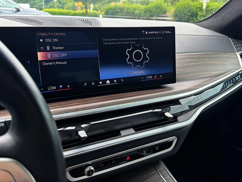 Thumbnail: 2024 BMW X7 - 15
