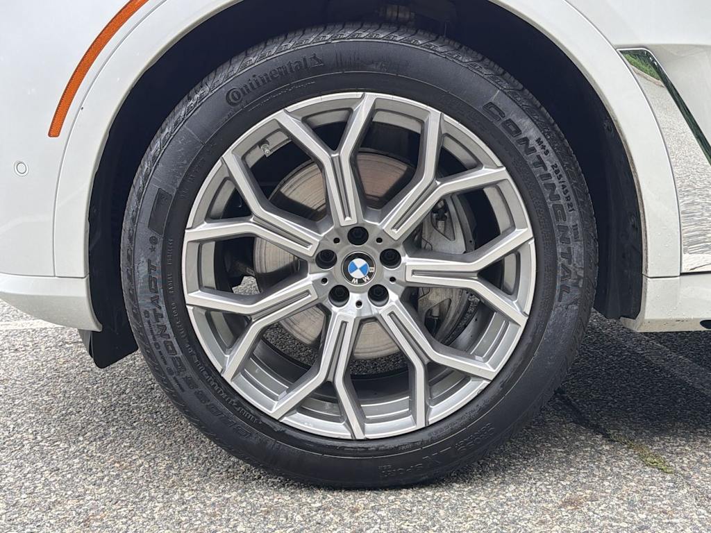 Thumbnail: 2024 BMW X7 - 8