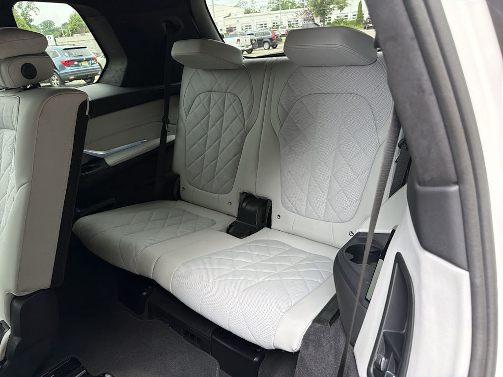 Thumbnail: 2024 BMW X7 - 30
