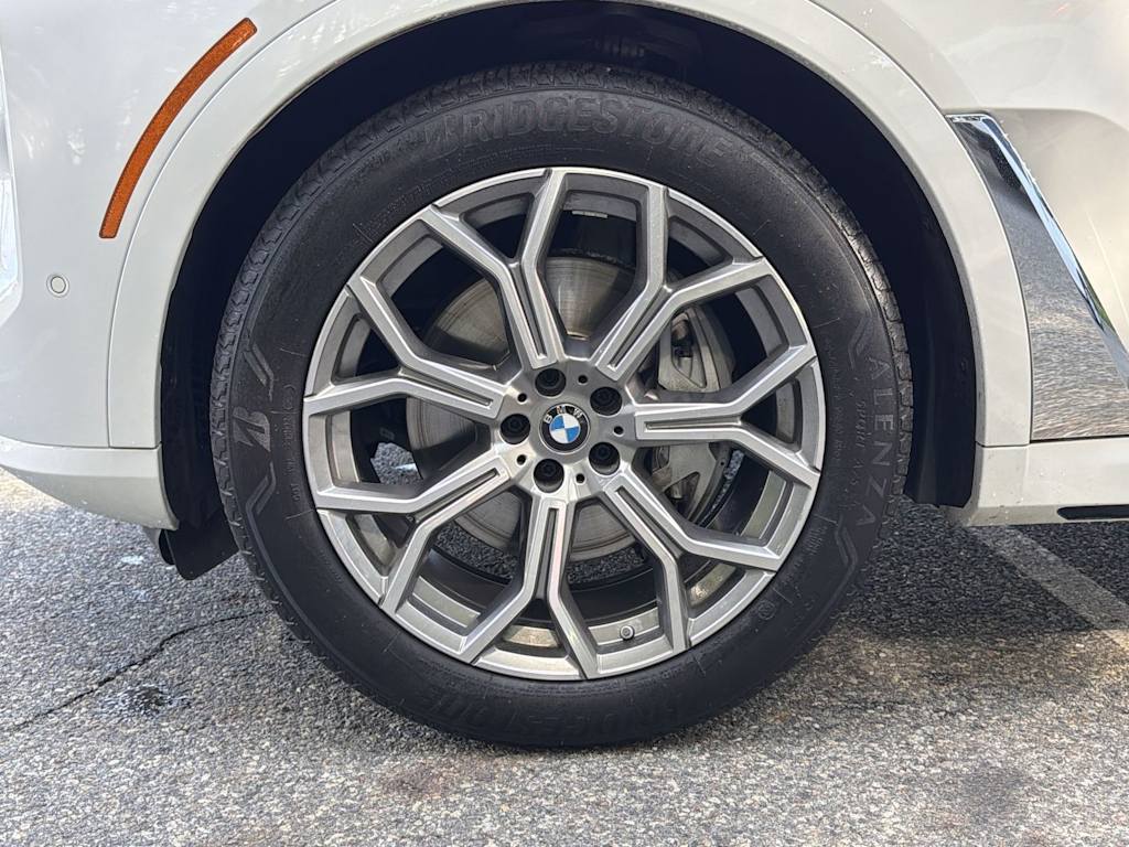 Thumbnail: 2023 BMW X7 - 8