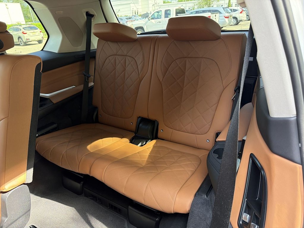 Thumbnail: 2023 BMW X7 - 30